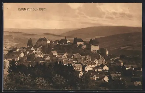 AK Daun, Ortsansicht mit Burg