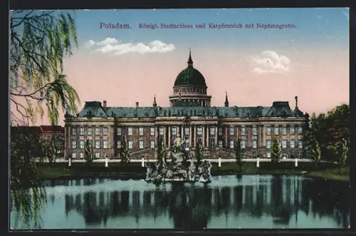 AK Potsdam, Königl. Stadtschloss, Karpfenteich, Neptunsgrotte