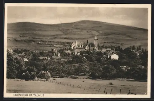 AK Cronberg im Taunus, Ortsansicht mit Bergen