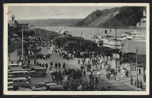 AK Koblenz, Rheinufer, Ausflugsschiffe, Menschenmenge