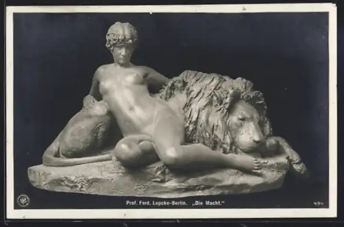 AK Berlin, Skulptur Die Macht von Prof. Ferd. Lepcke, Grosse Berliner Kunstausstellung 1909