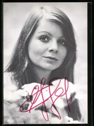 AK Musikerin Elfi Graf mit langen Haaren, Autograph