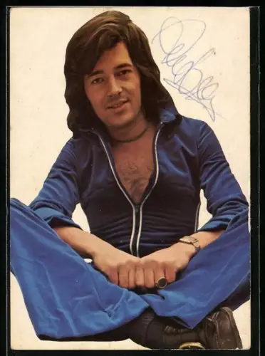 AK Musiker Antony im Schneidersitz, Autograph