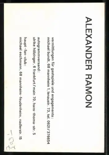 AK Musiker Alexander Ramon mit Daumen am Kinn, Autograph
