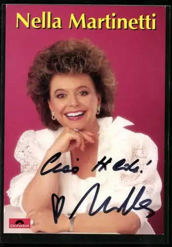 AK Musikerin Nella Martinetti in weisser Bluse, Autograph