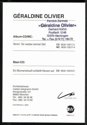 AK Portrait Musikerin Geraldine Olivier vor dem Meer, Autograph