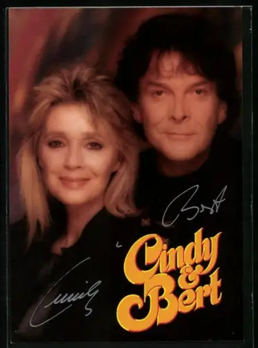 AK Musiker Cindy & Bert in die Kamera blickend, Autographen