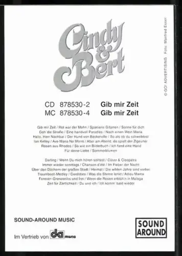 AK Musiker Cindy & Bert in die Kamera blickend, Autographen