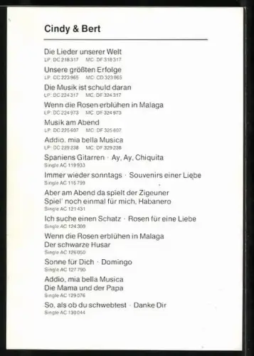 AK Musiker-Duo Cindy und Bert lächeln in die Kamera, Autographen