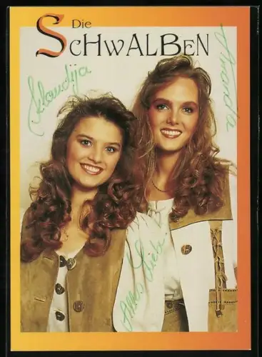 AK Sängerinnen-Duo Die Schwalben lächeln den Betrachter an, Autographen