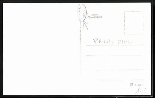 AK Mostar a. d. Neretwa, Strassenpartie mit Wohngebäuden und Bogenbrücke