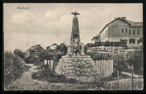 AK Doboj, Blick auf das Denkmal
