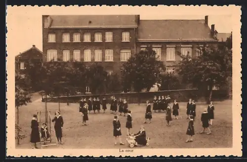 AK La Louvière, Pensionnat des Filles de Marie, Rue de Bouvy, 31-35