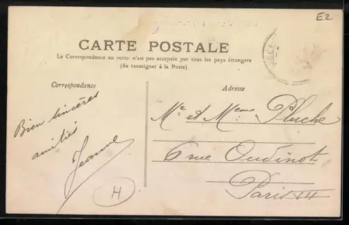 AK Villenauxe, Rue de Perrey avec habitants et fontaine au centre de la rue