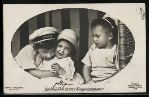 AK die Drei Söhne des Kronprinzenpaares, Mützenband Angela