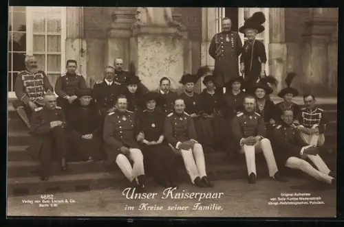 AK Kaiserpaar im seiner Familie, Prinz Heinrich von Preussen