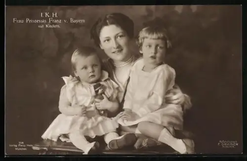 AK Prinzessin Franz von Bayern mit ihren zwei Kindern