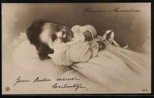 AK Prinzessin Alexandrine auf einem Kissen