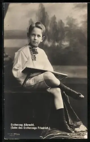 AK Erzherzog Albrecht von Österreich mit einem Buch