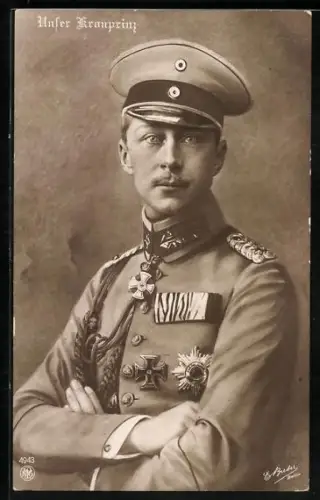 AK Kronprinz Wilhelm von Preussen mit Kordel und Orden an der Uniform