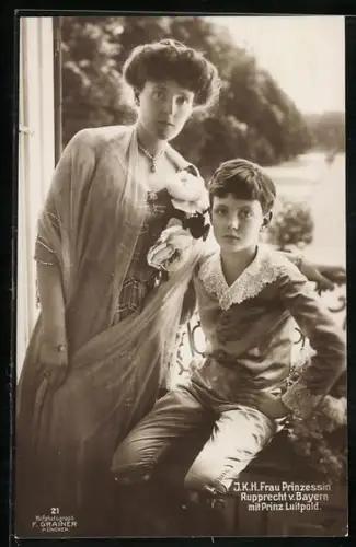 AK Prinzessin Rupprecht von Bayern mit Prinz Luitpold auf der Fensterbank