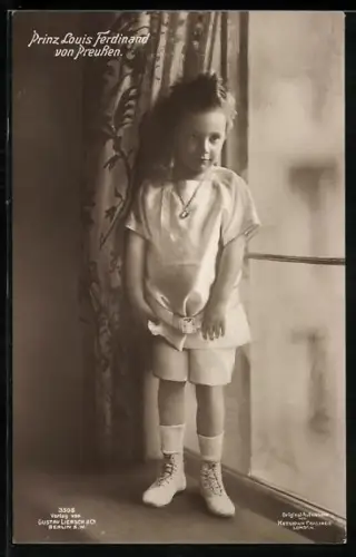 AK Prinz Louis Ferdinand am Fenster stehend