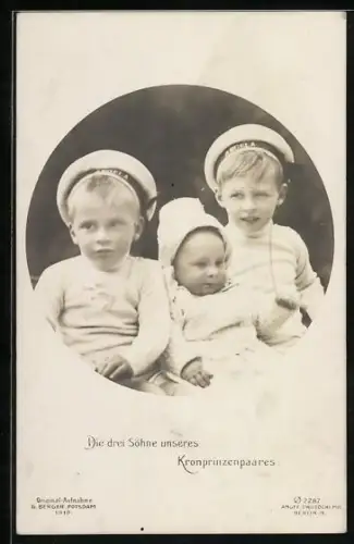 AK Söhne von Kronprinz Wilhelm von Preussen mit Matrosenmützen