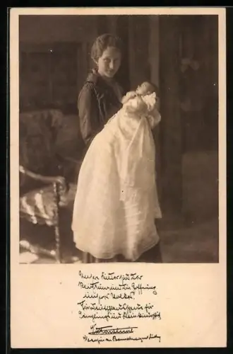 AK Herzogin Viktoria Luise von Braunschweig und Lüneburg mit ihrem Kind