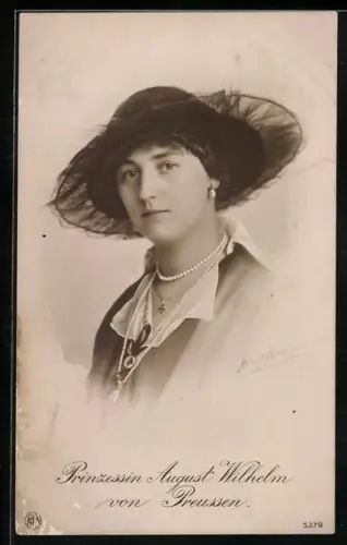 AK Prinzessin August Wilhelm von Preussen, mit Hut