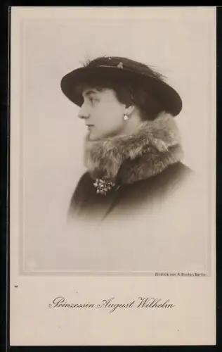 AK Prinzessin August Wilhelm im Pelz