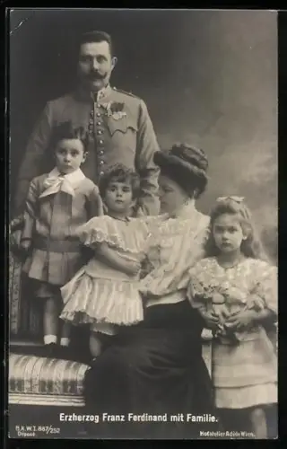 Foto-AK Erzherzog Franz Ferdinand mit Familie