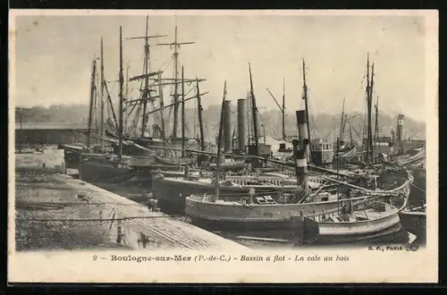 AK Boulogne-sur-Mer /P.-de-C., Bassin a flot, La cale au bois