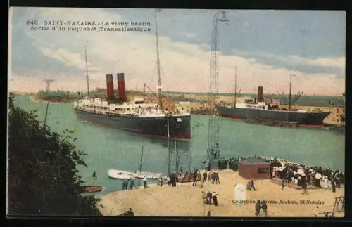 AK Saint-Nazaire, Le vieux Bassin, Sortie d`un Paquebot Transatlantique, Hafen