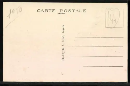 AK Saint-Nazaire /Loire-Inf., Vue générale des Bassins et des Chantiers de Penhoet