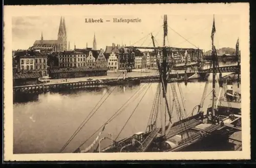 AK Lübeck, Hafen mit Kirche