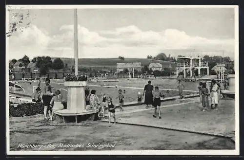 AK Münchberg i. Bay., Städtisches Schwimmbad mit Sprungturm