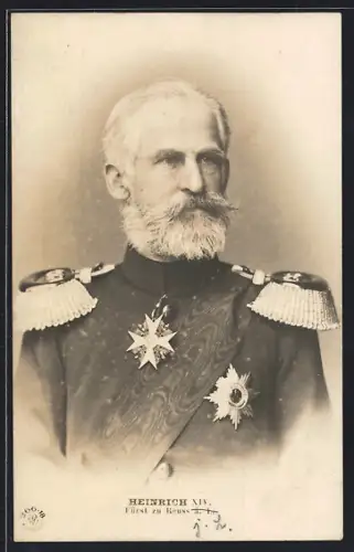 AK Porträt Fürst Heinrich XIV. zu Reuss in Uniform mit Orden