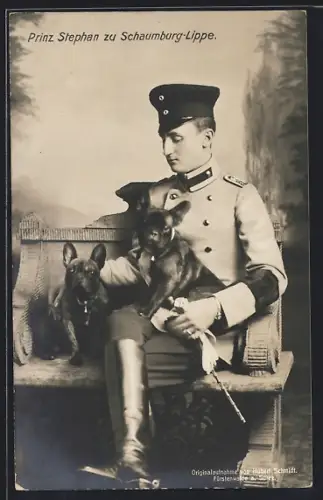 AK Prinz Stephan zu Schaumburg-Lippe mit zwei französischen Bulldoggen