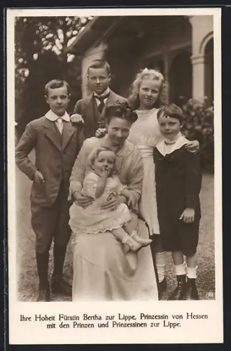 AK Fürstin Bertha von Schaumburg-Lippe, Prinzessin von Hessen mit den Prinzen und Prinzessinnen zur Lippe