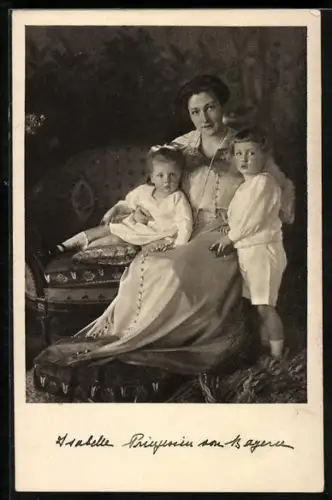 AK Isabella Prinzessin von Bayern mit ihren Kindern