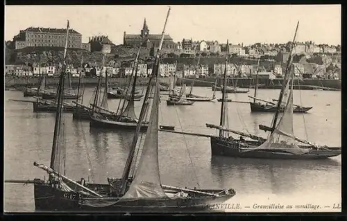 AK Granville, Granvillaise au mouillage, Hafen