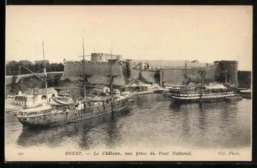 AK Brest, Le Château, Vue prise du Pont National, Hafen