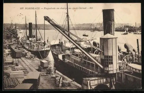 AK Bordeaux, Paquebots en charge au quai Carnot, Hafen