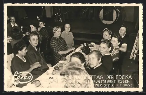 Foto-AK Essen / Ruhr, Frauen-Nachmittag der Edeka in der Kleinkunstbühne