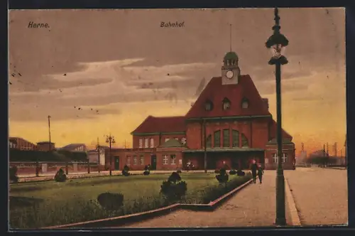 AK Herne, Bahnhof mit Strassenpartie