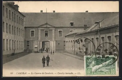 AK Cambrai, La Caserne de Cavalerie