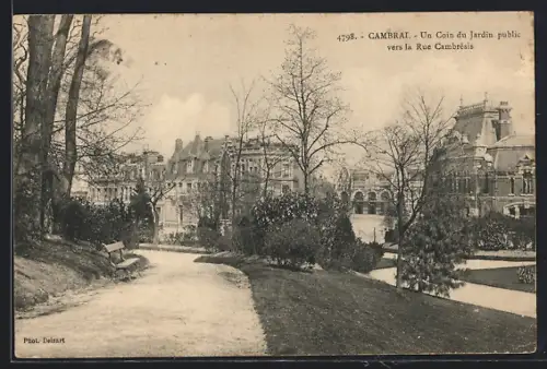 AK Cambrai, Un Coin du Jardin public vres la Rue Cambrésis
