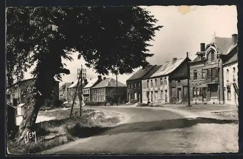 AK Pont-sur-Sambre, La Grand`Rue, Strassenpartie