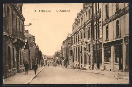 AK Fourmies, Rue Gambetta, Strassenpartie