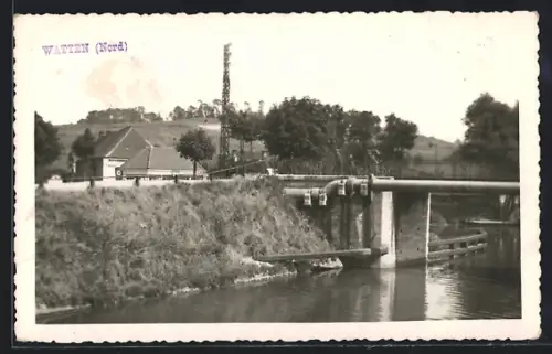 Foto-AK Watten /Nord, Uferpartie mit Rohren